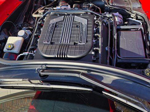 Used 2015 Chevrolet Corvette Z06 w/ 3LZ Preferred Equipment Group image 4