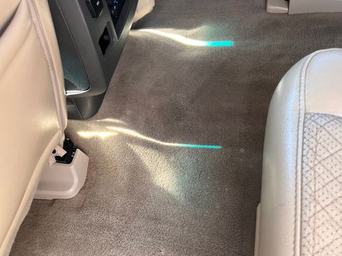 Used 2012 Ford Expedition XLT image 17