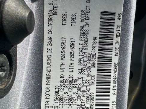 Used 2018 Toyota Tacoma TRD Sport image 8