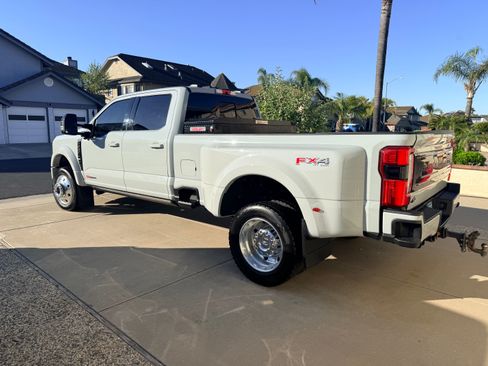 Used 2025 Ford F450 Platinum w/ FX4 Off-Road Package AWD/4WD image 5