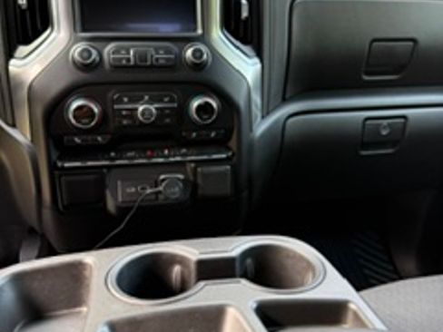 Used 2020 Chevrolet Silverado 1500 LT w/ Fleet Comfort Package AWD/4WD image 17