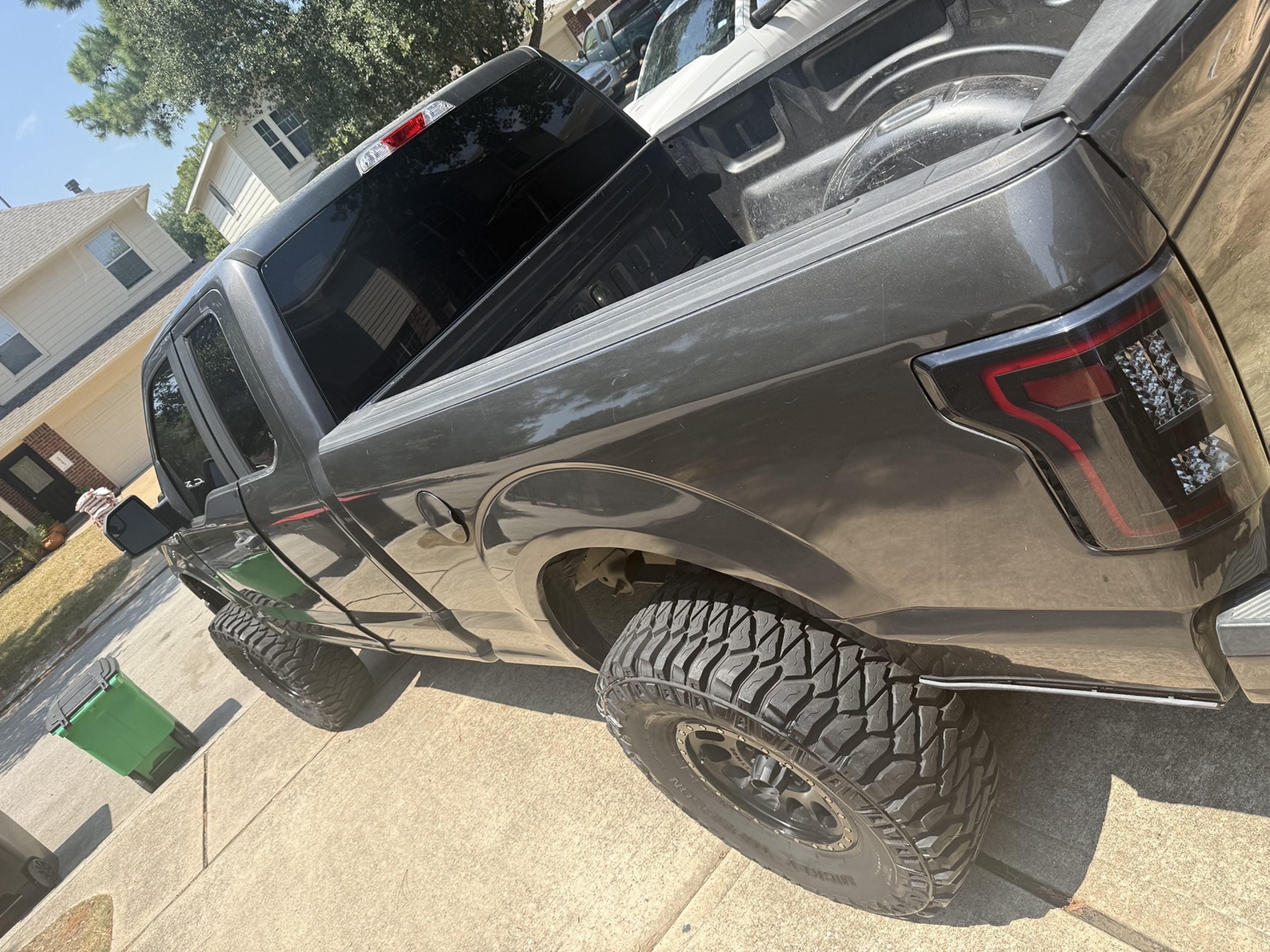 Used 2017 Ford F150 XL w/ Equipment Group 101A Mid RWD image 4