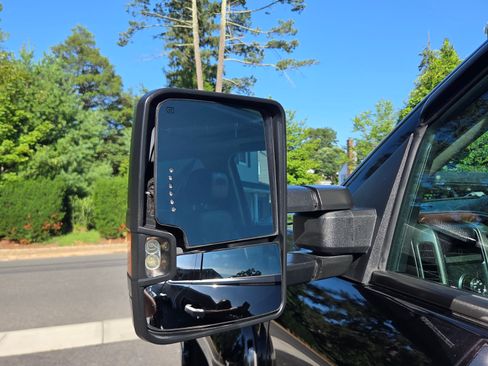 Used 2015 Chevrolet Silverado 1500 High Country AWD/4WD image 10
