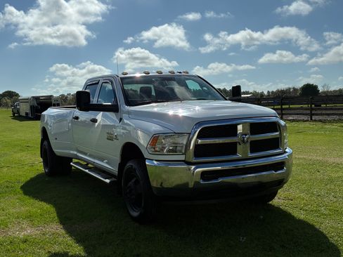 Used 2015 RAM 3500 Tradesman w/ Chrome Appearance Group image 2