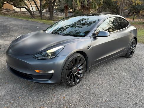 Used 2022 Tesla Model 3 Performance image 11