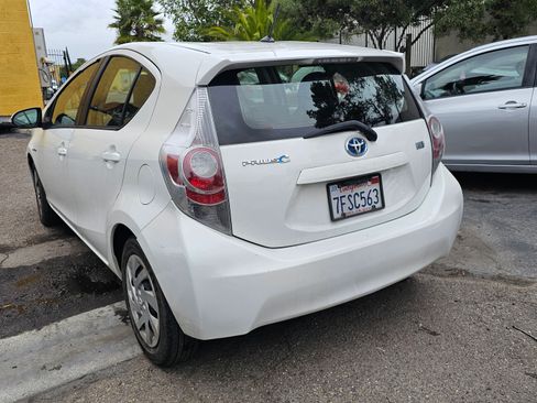 Used 2014 Toyota Prius C One image 10