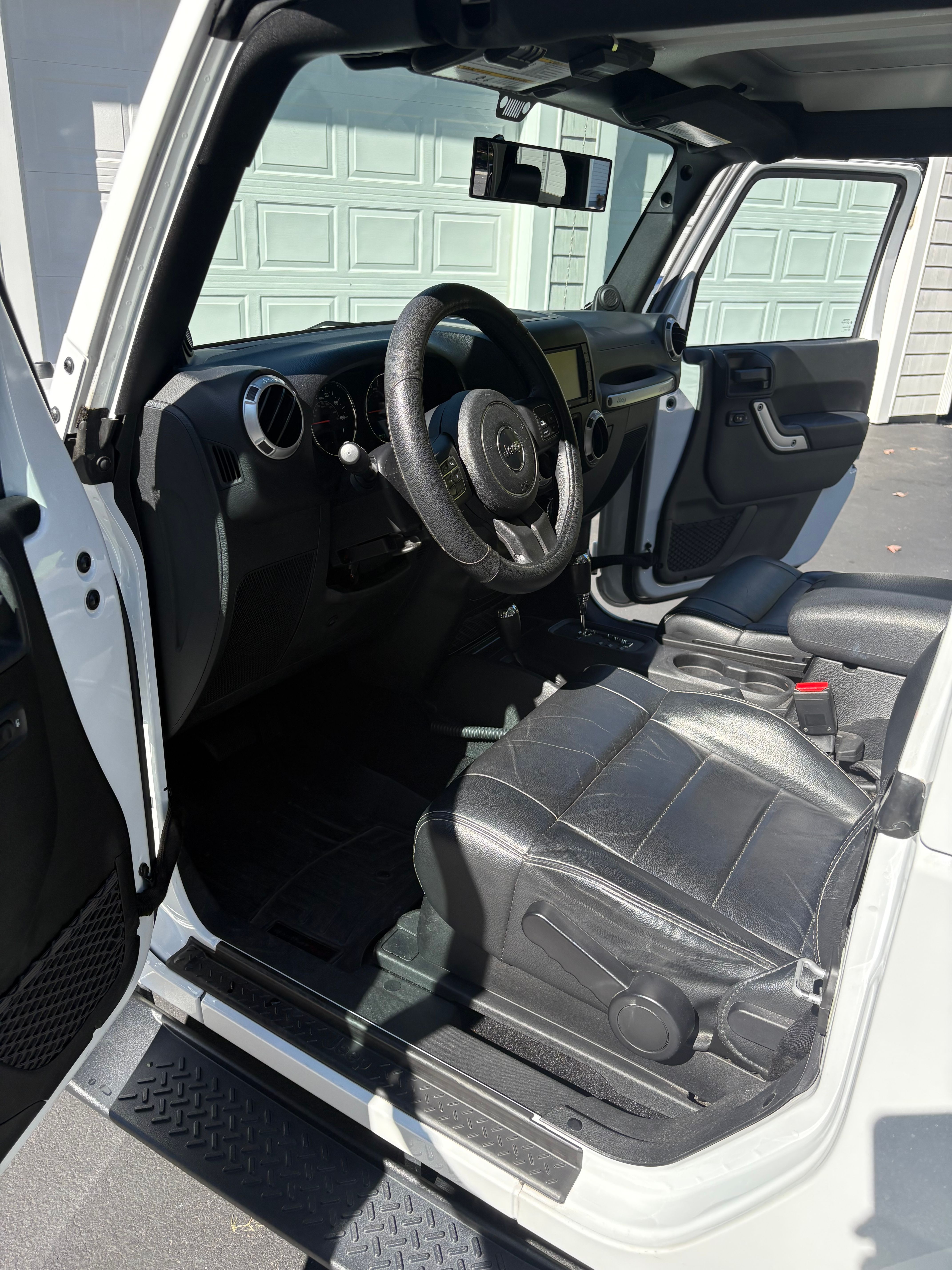 Used 2012 Jeep Wrangler Sahara AWD/4WD image 8