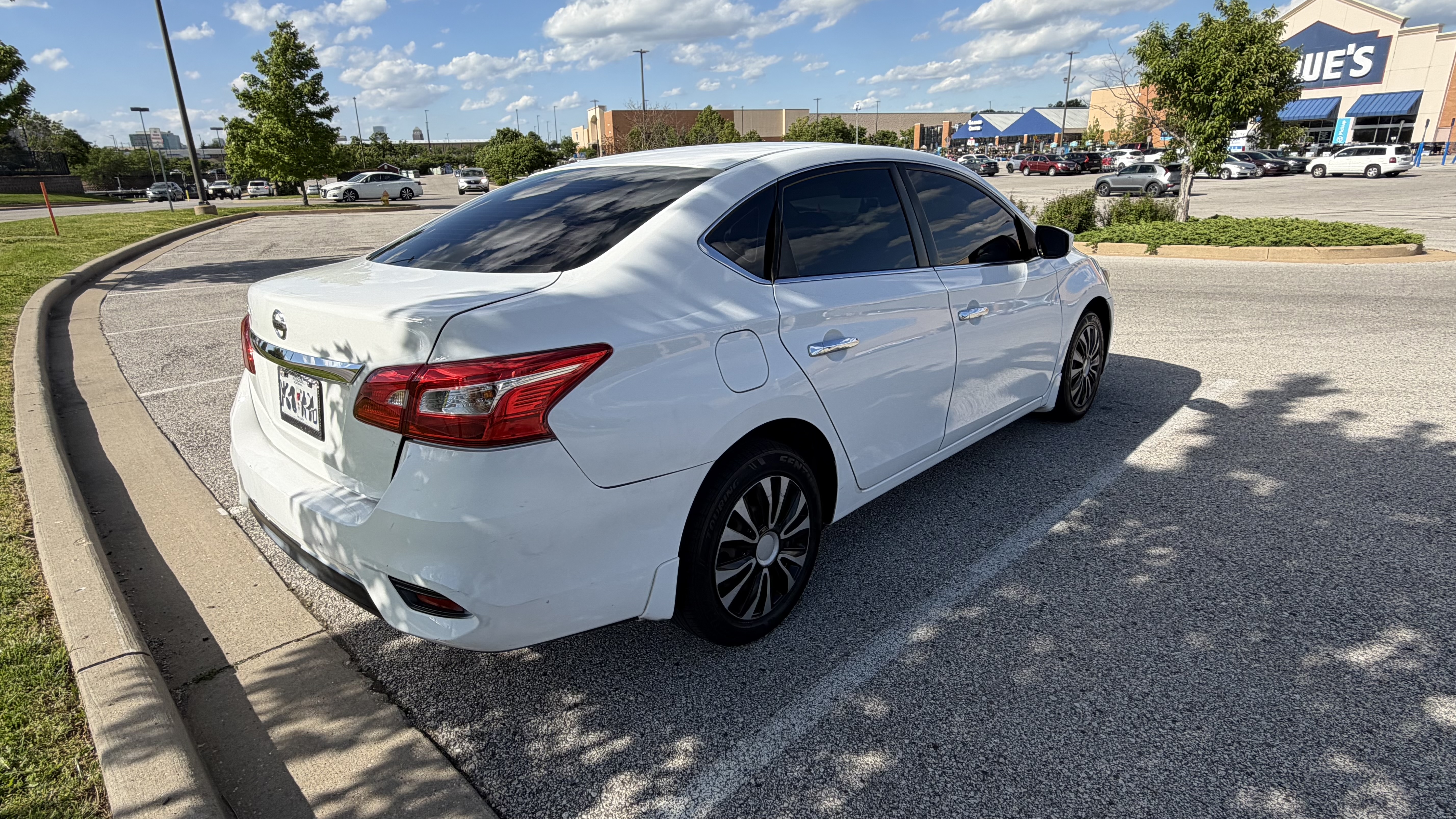 Used 2017 Nissan Sentra S FWD image 5
