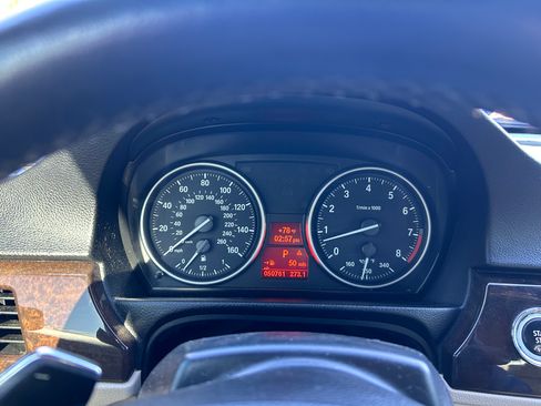 Used 2011 BMW 335i Convertible image 14