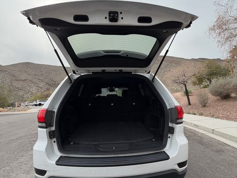 Used 2015 Jeep Grand Cherokee Laredo w/ Quick Order Package 23E image 10