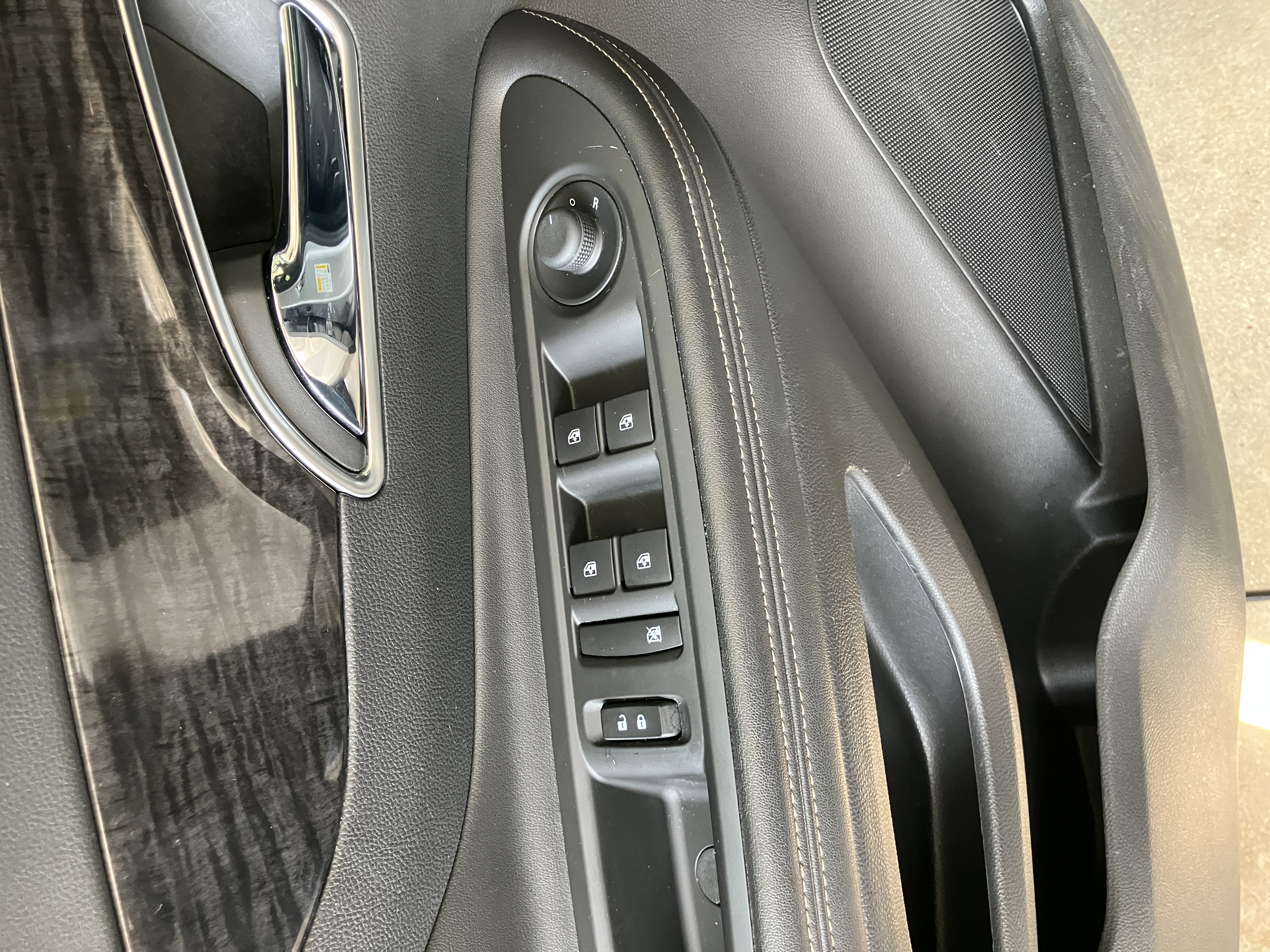 Used 2015 Buick Encore Leather AWD/4WD image 9