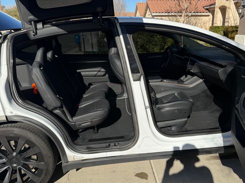 Used 2023 Tesla Model X image 15