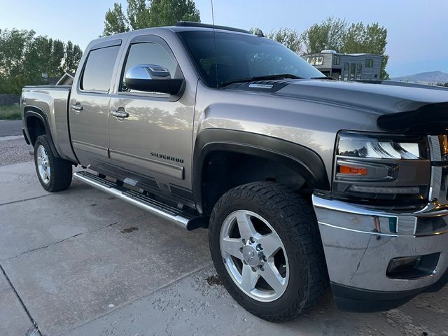 Used 2014 Chevrolet Silverado 2500 LTZ w/ LTZ Plus Package AWD/4WD image 2