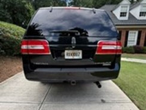 Used 2012 Lincoln Navigator L 4WD image 6
