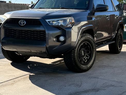Used 2016 Toyota 4Runner SR5 AWD/4WD image 1