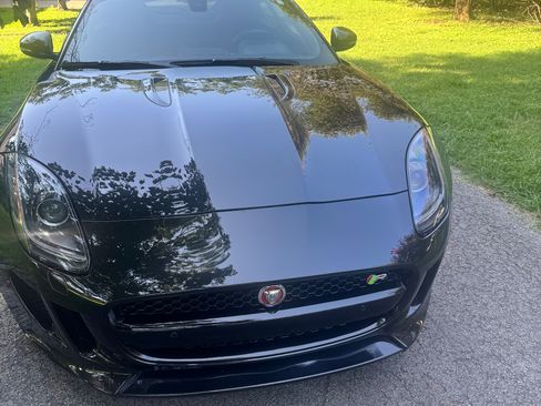 Used 2015 Jaguar F-TYPE R RWD image 6