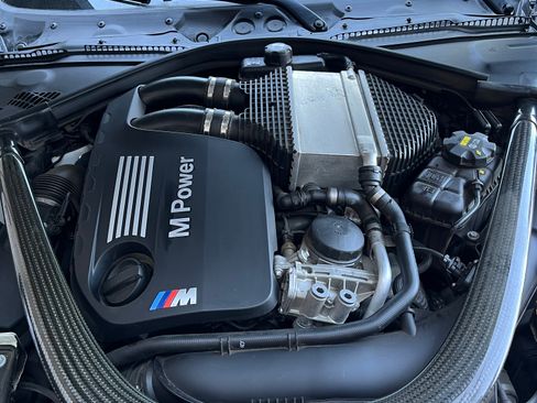 Used 2017 BMW M4 Convertible RWD image 15