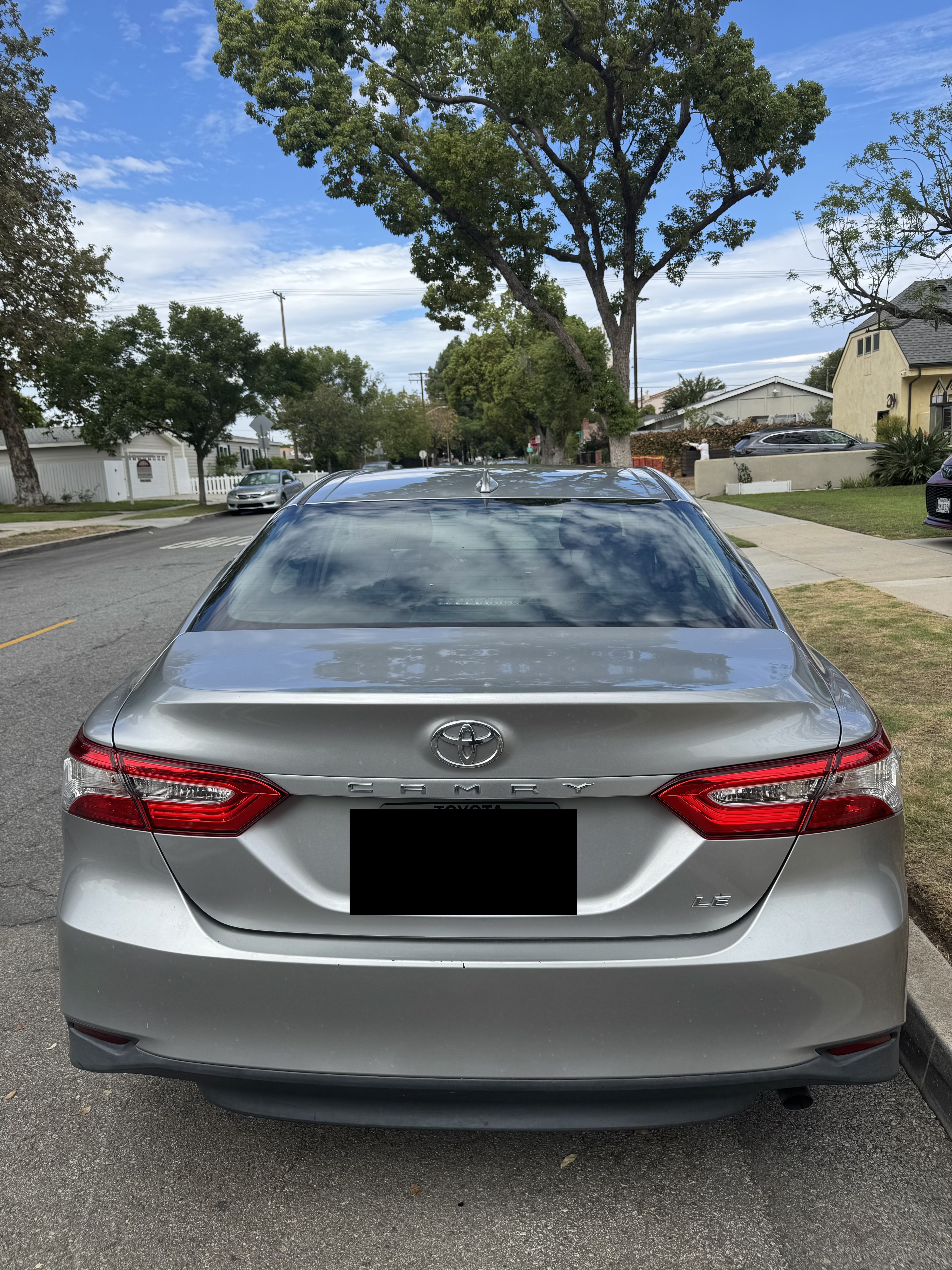 Used 2019 Toyota Camry LE FWD image 5