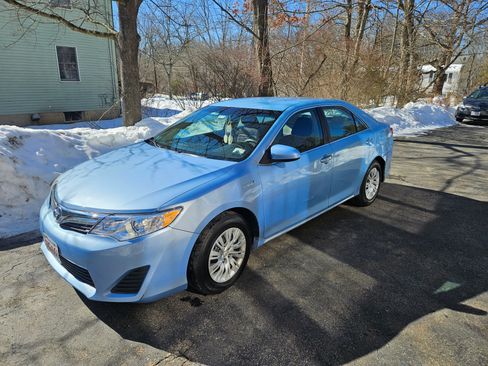 Used 2013 Toyota Camry LE image 4