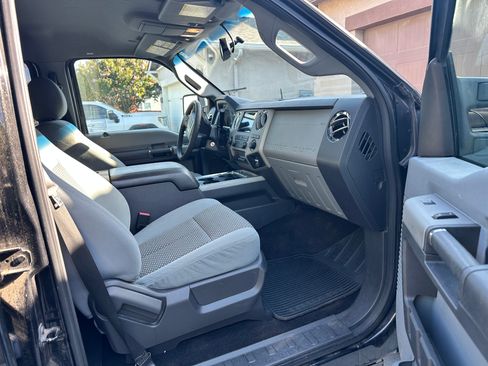 Used 2014 Ford F250 XLT w/ XLT Premium Package AWD/4WD image 17