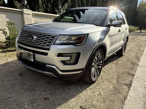 Used 2019 Ford Explorer Platinum image 5