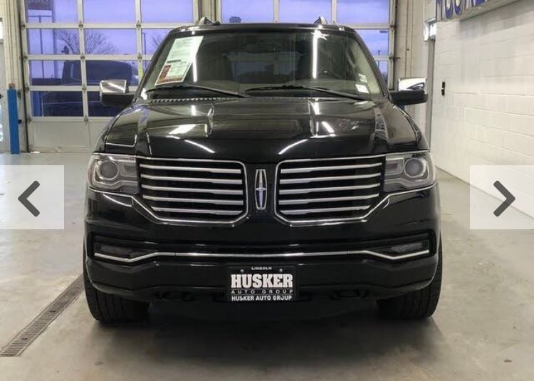 Used 2017 Lincoln Navigator L Select RWD image 10