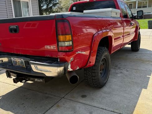 Used 2004 GMC Sierra 2500 SLT w/ Heavy-Duty Power Package image 11