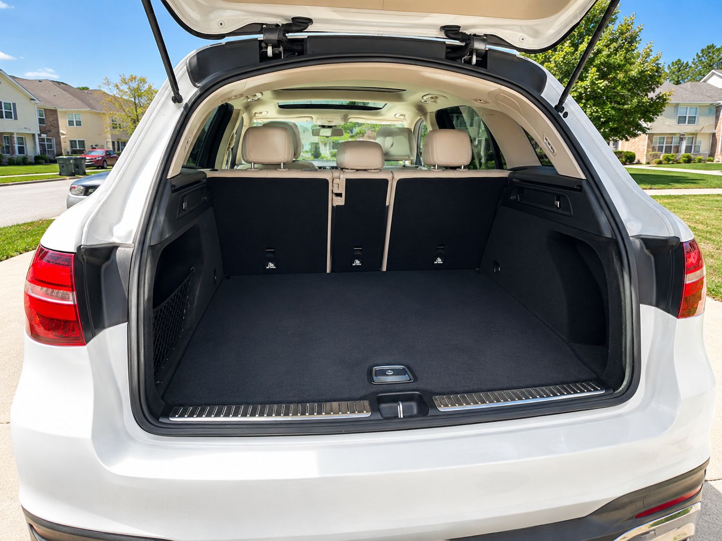 Used 2017 Mercedes-Benz GLC 300 4MATIC image 11