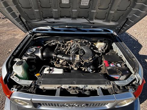 Used 2007 Toyota FJ Cruiser Sport Utility 2D image 12