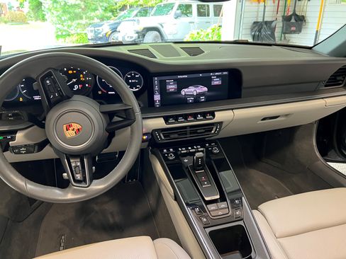 Used 2020 Porsche 911 Carrera image 5