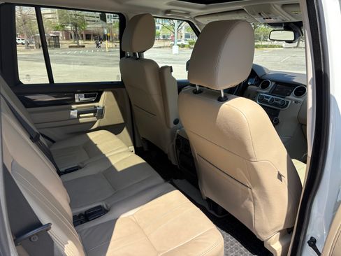 Used 2016 Land Rover LR4 HSE Silver Edition AWD/4WD image 10