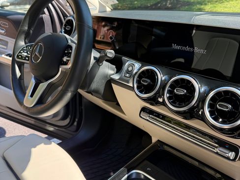 Used 2020 Mercedes-Benz GLB 250 4MATIC image 10