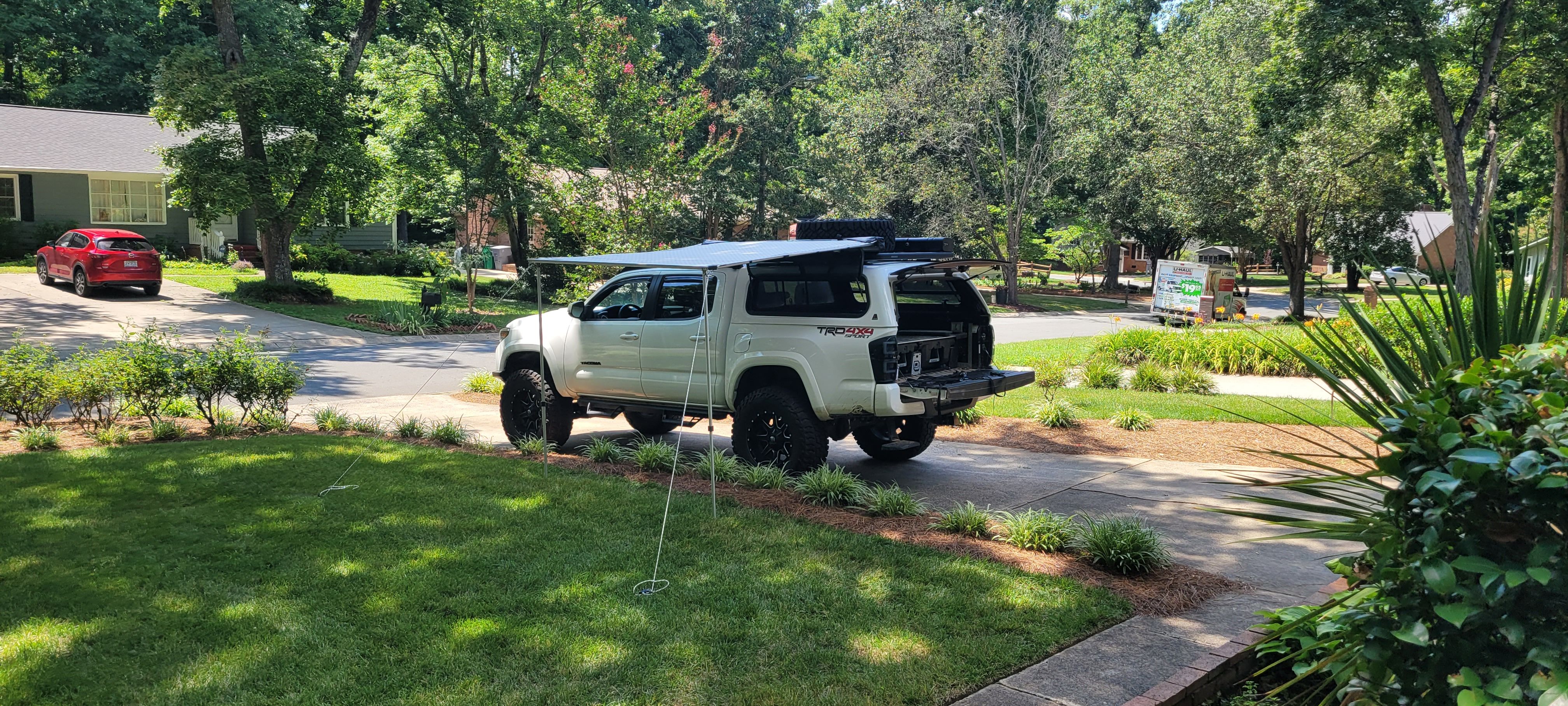 Used 2018 Toyota Tacoma TRD Sport AWD/4WD image 15