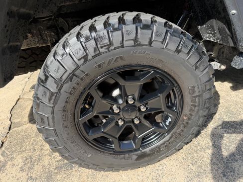 Used 2022 Jeep Gladiator Sport AWD/4WD image 18