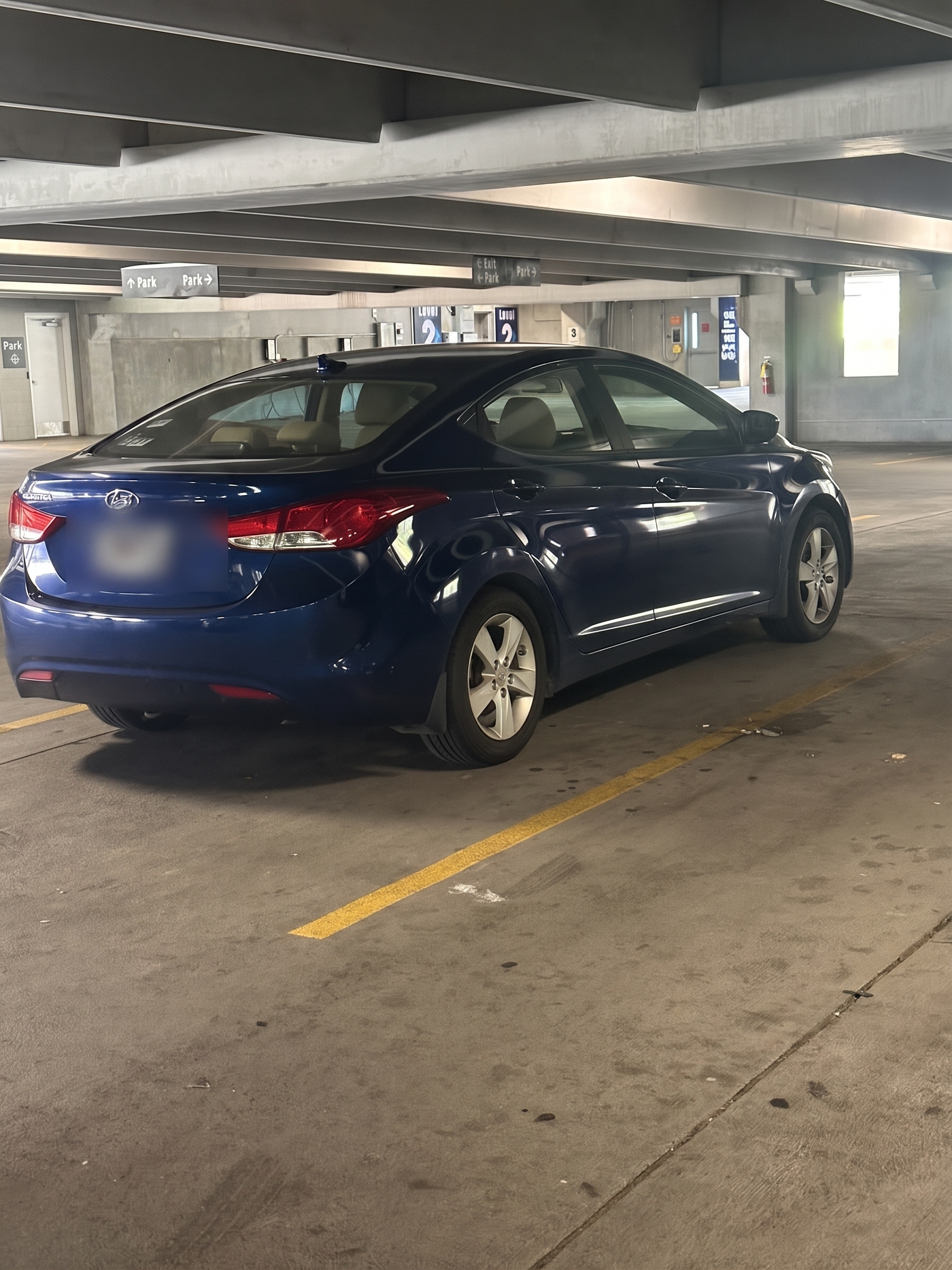 Used 2013 Hyundai Elantra GLS w/ Preferred Pkg FWD image 5