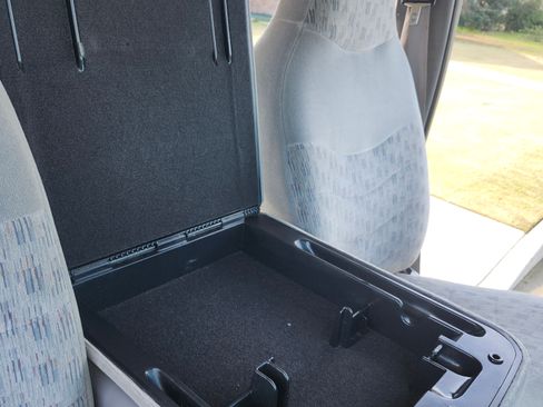 Used 1999 Ford F550 2WD Crew Cab Super Duty image 23