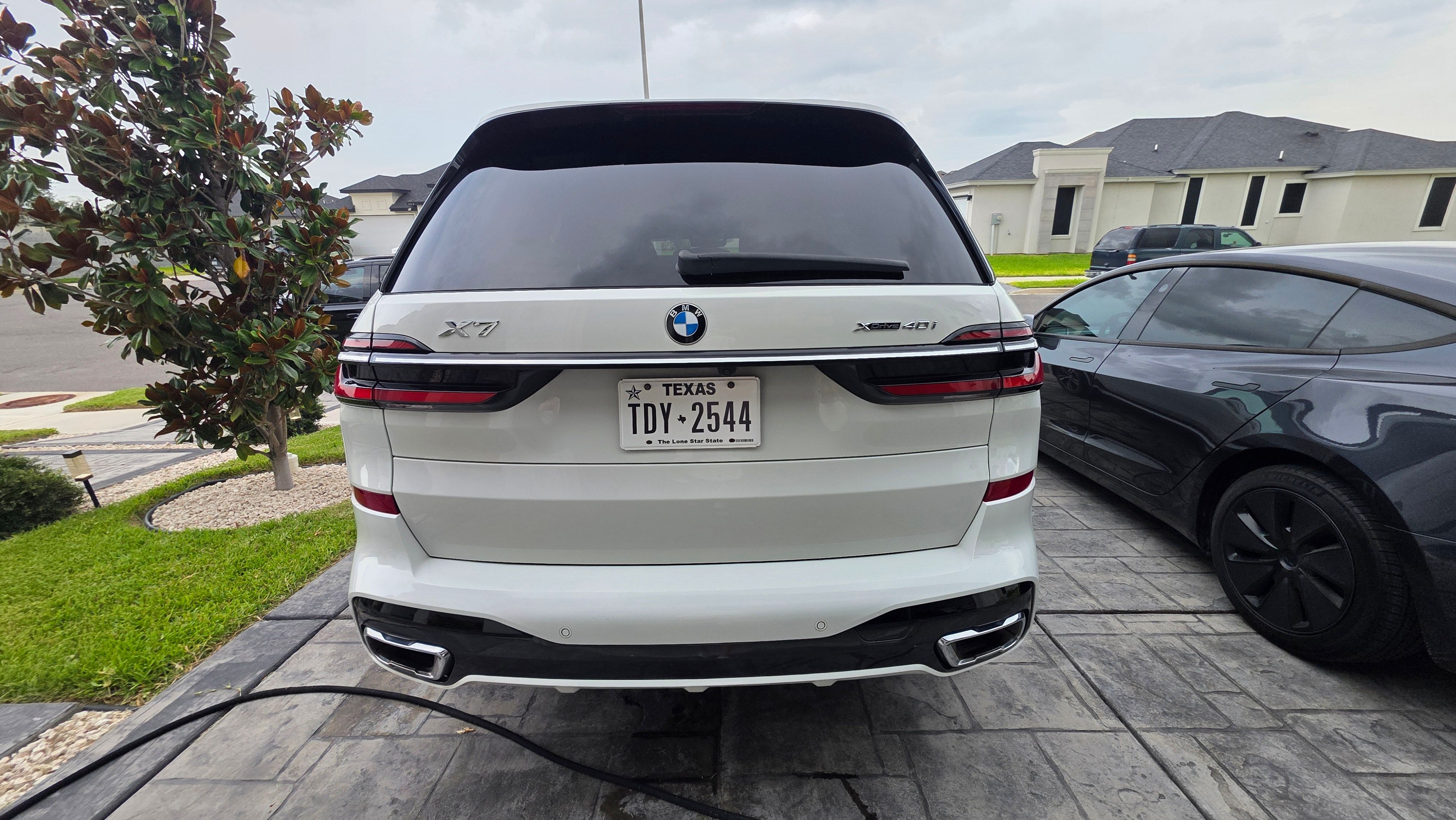 Used 2024 BMW X7 xDrive40i w/ M Sport Package AWD/4WD image 10