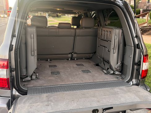 Used 2006 Toyota Land Cruiser image 8