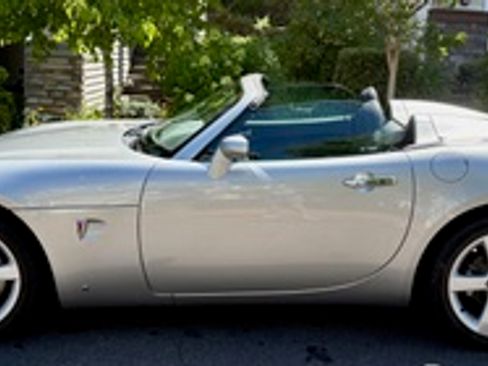 Used 2006 Pontiac Solstice Convertible w/ Premium Package RWD image 12