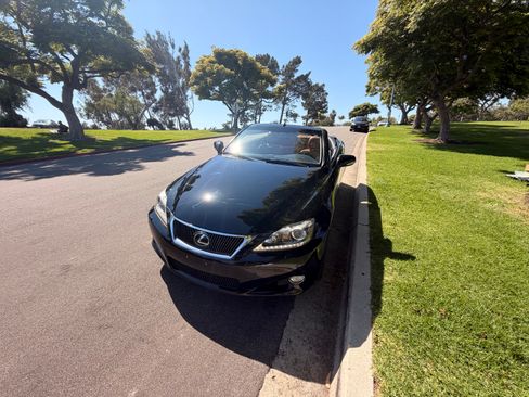 Used 2011 Lexus IS 350C w/ Luxury Pkg RWD image 11