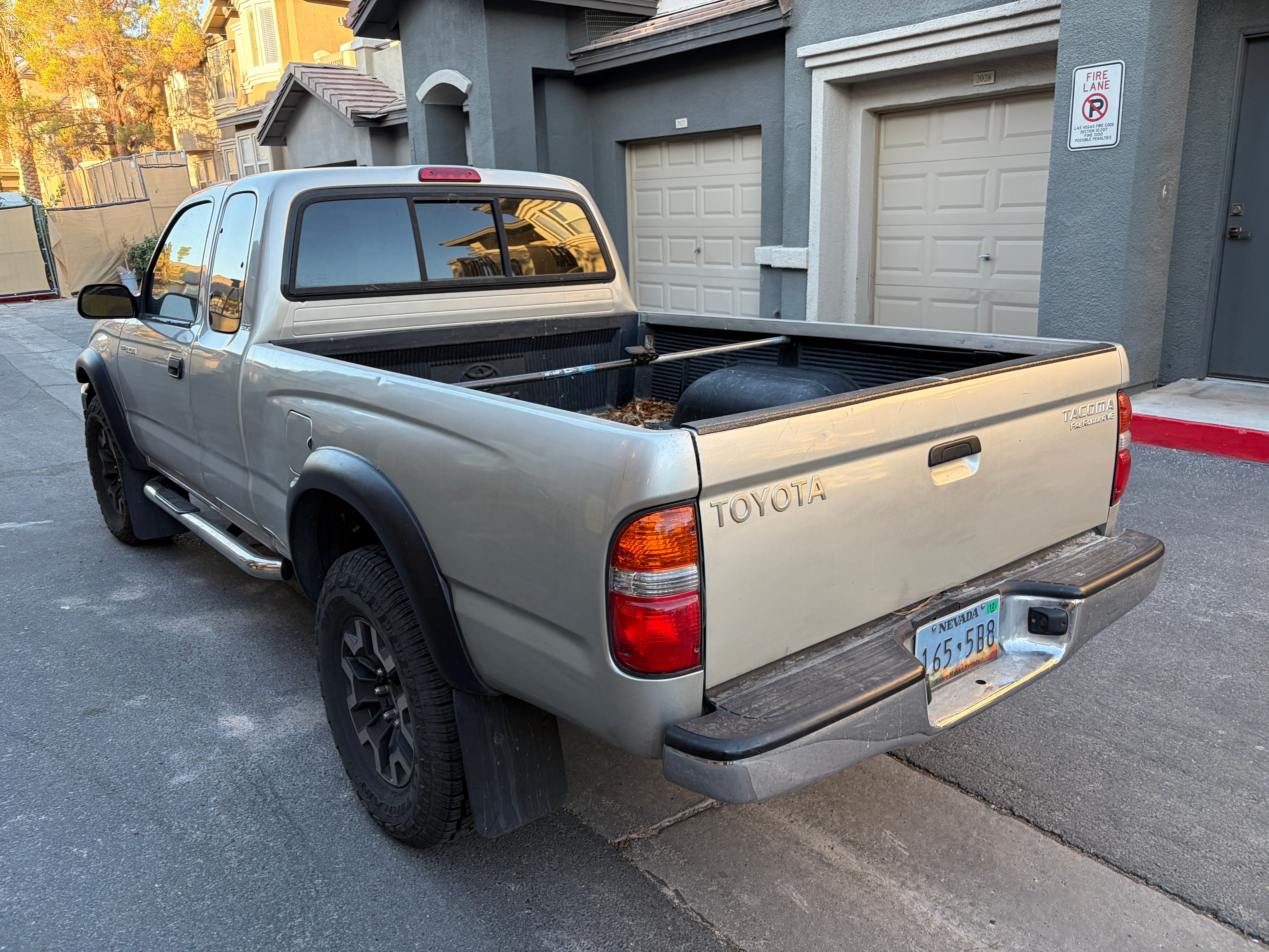 Used 2004 Toyota Tacoma PreRunner RWD image 4