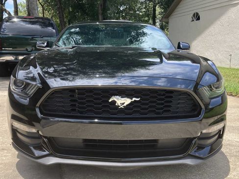 Used 2016 Ford Mustang Coupe image 10