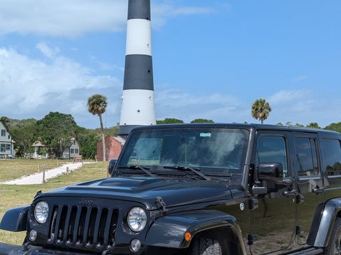 Used 2015 Jeep Wrangler Unlimited Sahara image 1