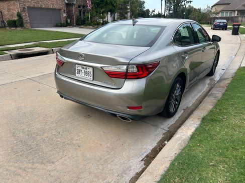 Used 2018 Lexus ES 350 w/ Navigation System Package FWD image 6