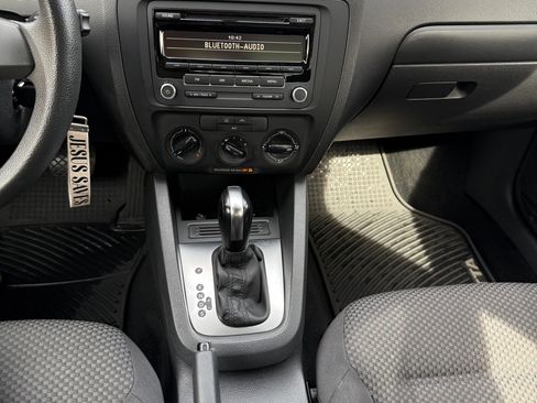 Used 2014 Volkswagen Jetta S image 16