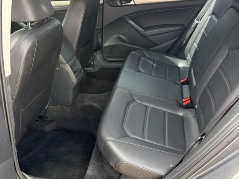 Used 2015 Volkswagen Passat 1.8T Limited Edition FWD image 6