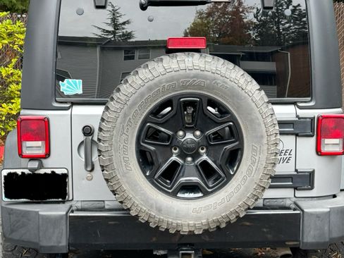 Used 2015 Jeep Wrangler Sport image 2