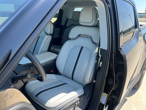 Used 2023 Rivian R1T Adventure image 11