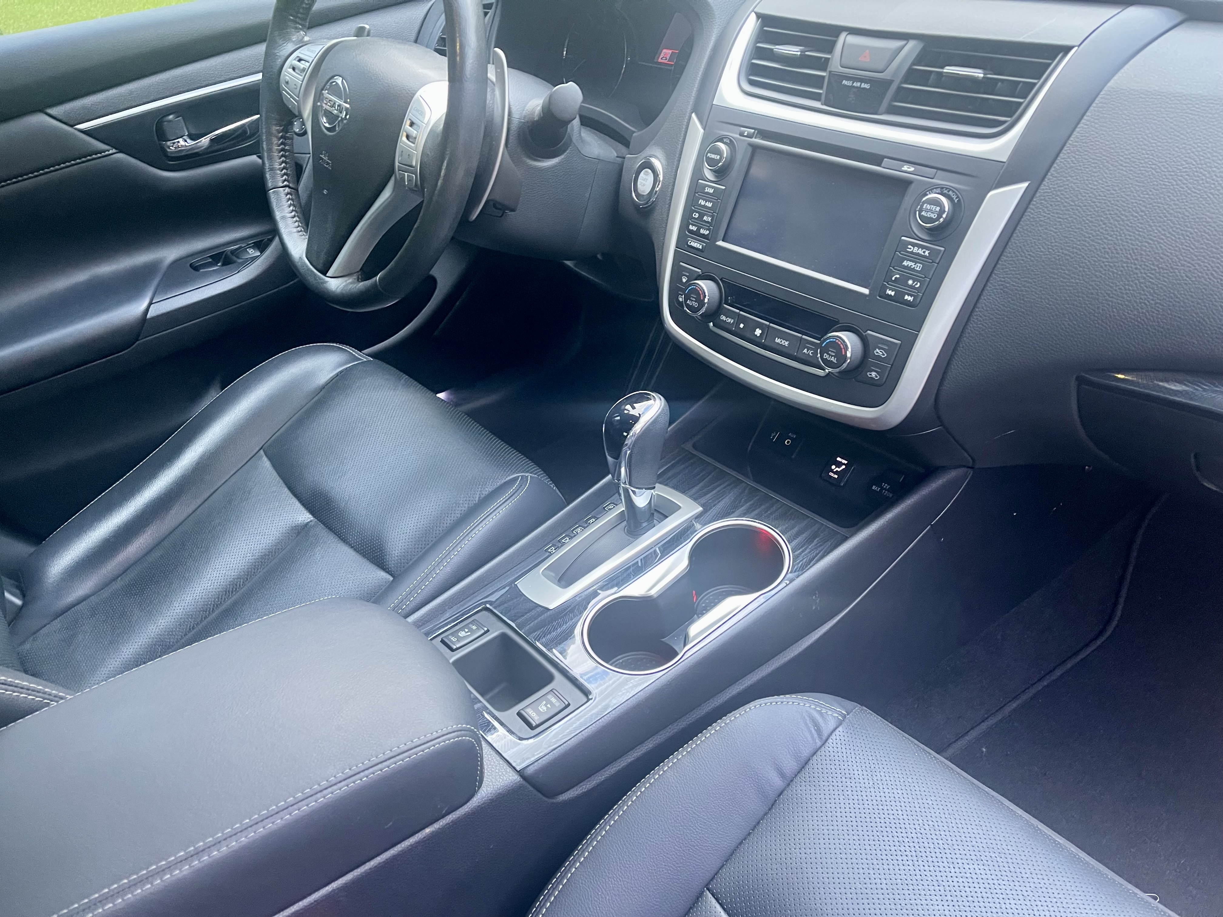Used 2016 Nissan Altima 3.5 SL w/ 3.5 Technology Package FWD image 10