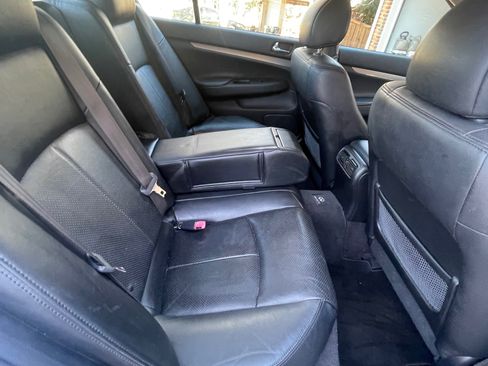 Used 2011 INFINITI G37 Journey w/ Premium Pkg image 11